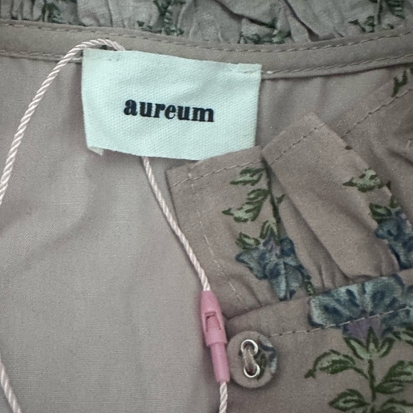 Aureum Floral and Ruffled Victorian Style Dreamy Top - Picture 8 of 9